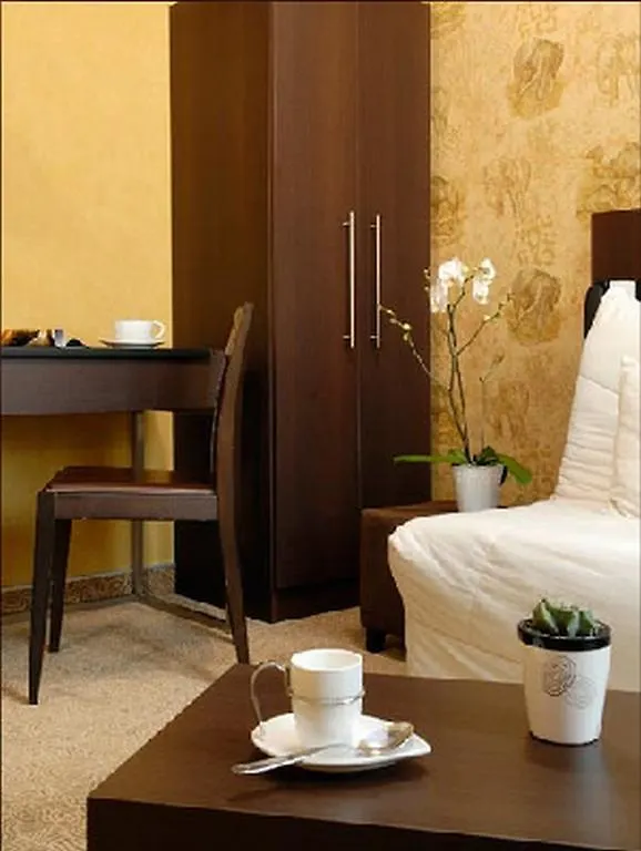 Hotel Des Archives 3*