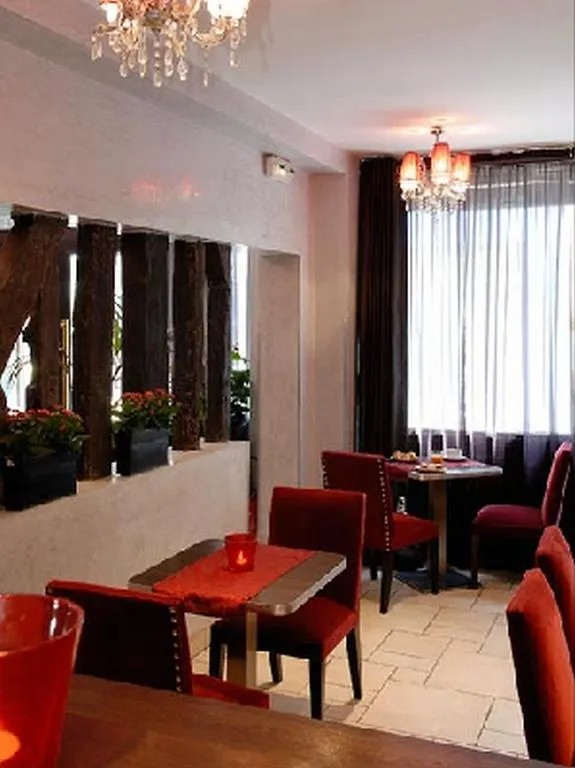 Des Archives 3* Paris